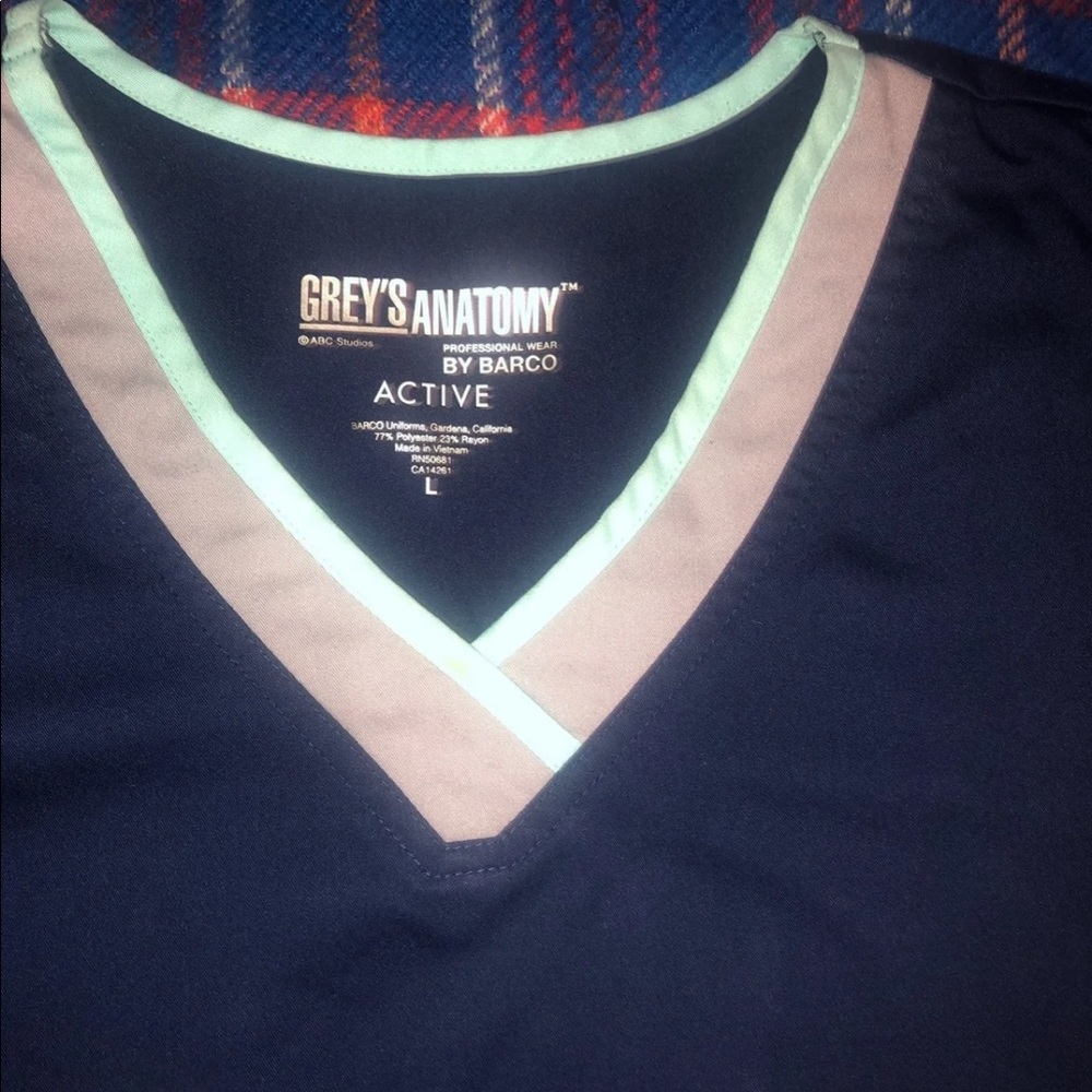 Grey’s anatomy scrub set. Very cute